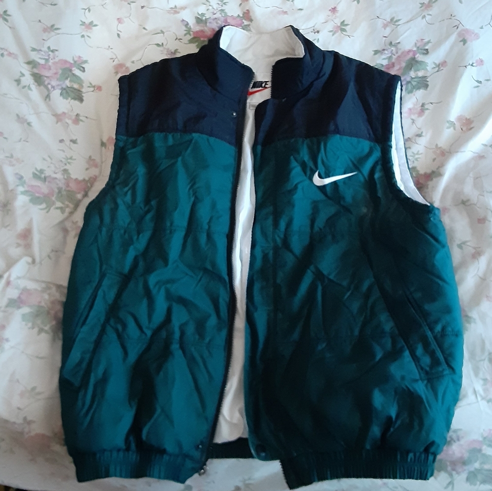 Nike Vest Great for Windy day's 💨